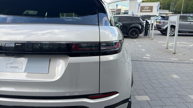 Land Rover Range Rover Evoque 1.5 P270e Edition 5dr Auto Hatchback - Image 19